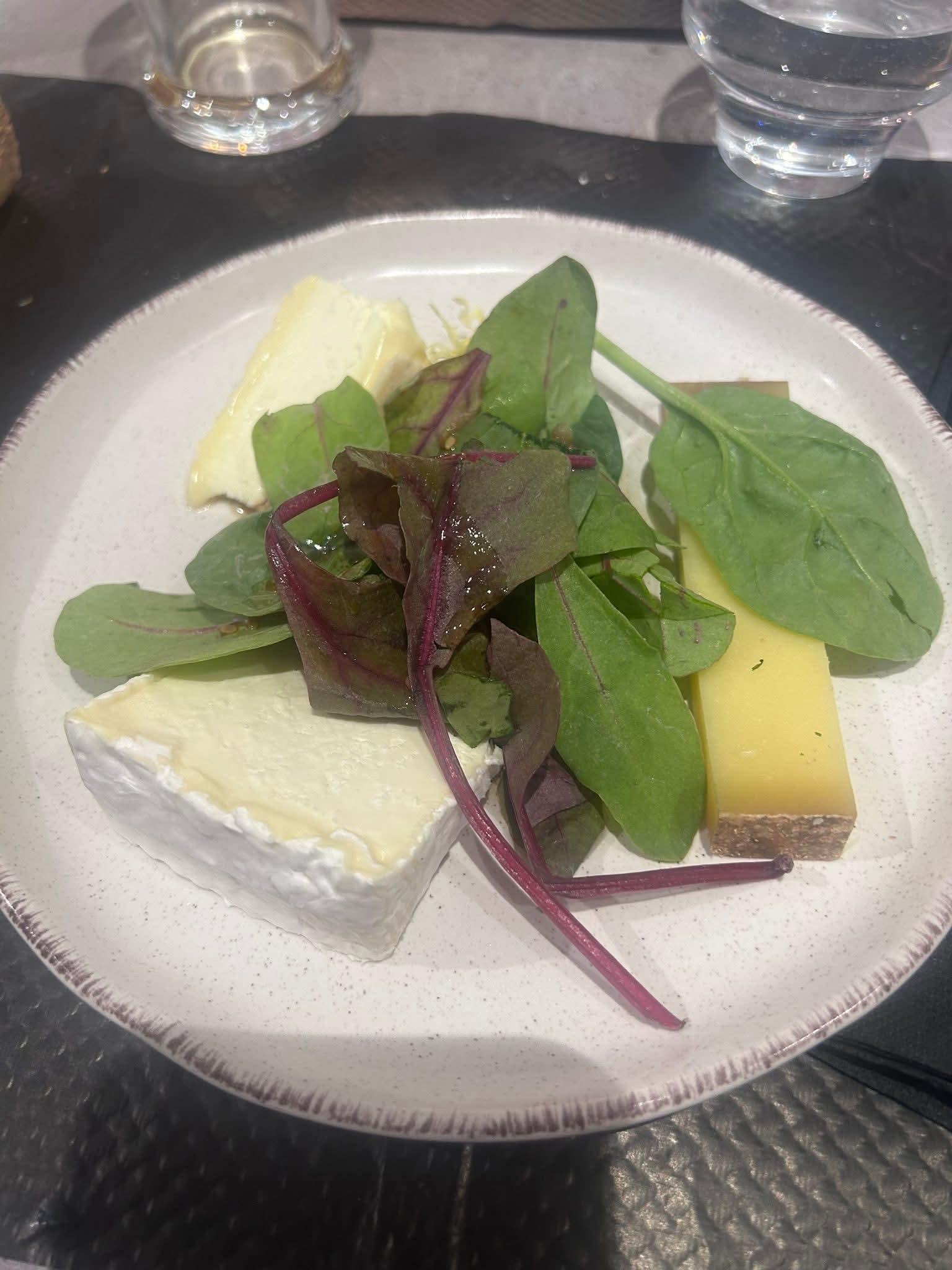 Assiette fraîche — Auberge de la Vanne à Fontvannes